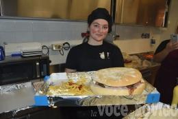 Ecco il mega panino: sfida da record