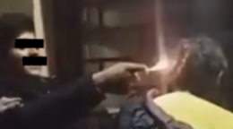 Si annoiano e danno fuoco a un clochard