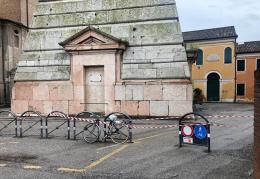 Distacchi dal campanile: transennata Santa Sofia