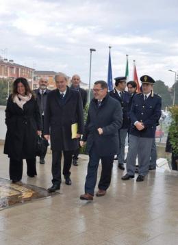 Il sottosegretario in visita alla questura