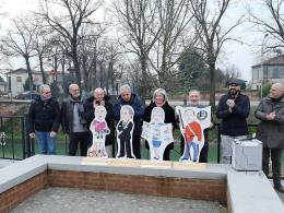 I volti noti affollano il presepe