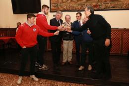 Brindisi rossoblù in Accademia