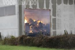Spaventoso rogo, i pompieri vincono la lotta con le fiamme