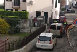 Divieto ignorato, decine di multe. La gente si ribella ai vigili