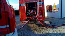 Incendio in Transpolesana: un furgone in fiamme paralizza la viabilità