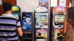 Slot machine spente 6 ore, parte la delibera