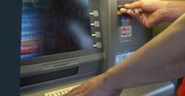La nuova truffa: "Ti paghiamo subito". E ti svuotano il conto