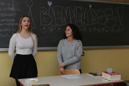 Gli studenti interpretano le lingue