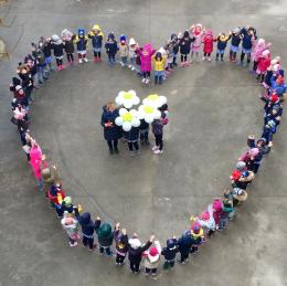 Assessore nel cuore della super scuola dei bimbi
