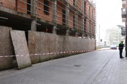 Il forte vento mette a rischio il cantiere