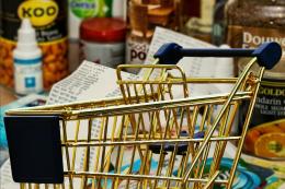 Al supermercato si può comprare solo cibo. E la gente si arrabbia