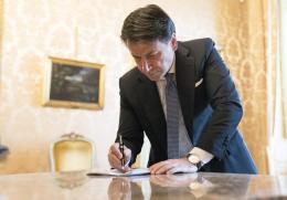 Ecco il Dpcm. Bar e ristoranti chiusi anche in zona arancione, Veneto in bilico