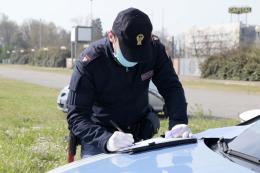 Altra raffica di multe, e c'è chi arriva da Venezia con la droga in tasca