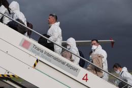Trenta medici albanesi contro il virus: "Noi siamo poveri, ma non giriamo le spalle agli amici"