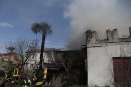Esplode la cucina, due feriti, grave un'anziana