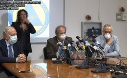 Il virologo di Zaia: "Non è il momento di aprire tutto. Si rischiano nuovi focolai"