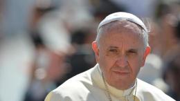 Il papa: "Ragazzi, niente sesso prima del matrimonio"