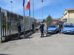 "Morto per combattere il crimine": fiori per l'eroe 37enne