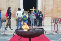In cammino da Borsea a Lendinara per offrire preghiere e intenzioni alla Madonna