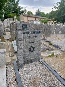 In visita al cimitero ebraico: bellezza sconosciuta della nostra città 