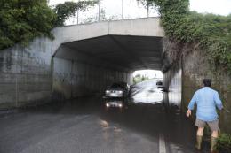 Sottopasso di via Calatafimi completamente allagato, interrotta la strada