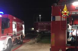 Pompieri tutta la notte al lavoro per una incredibile perdita di gas