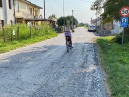 Residenti esasperati: "Questa strada è diventata un autodromo, aspettiamo ci scappi il morto?"