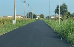 Ora la strada distrutta dal traffico pesante è sistemata