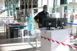 Sanitari al lavoro a Ferragosto: tamponi per i turisti 