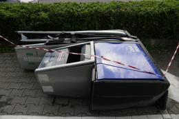 E' il terzo distributore distrutto dalla banda della ruspa