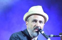 Un generoso Samuel dispensa energia elettronica
