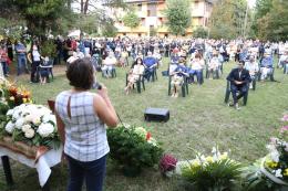 "Addio Renzo". Arrivano a centinaia, per un grande prof
