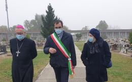 Un momento di preghiera per ricordare tutti defunti