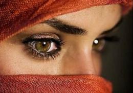 Risponde all'annuncio di lavoro. "Ti chiami Fatima? Allora sei araba, non ti voglio"