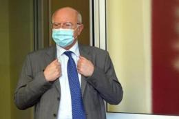 Galli: "Se medici o infermieri non vogliono farsi vaccinare cambino pure mestiere"