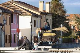 Non "Se brusa la vecia", ma una sorpresa non è mancata