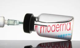 Quanto proteggono davvero dalle varianti i vaccini Pfizer e Moderna?