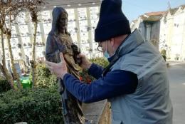 Le telecamere del cimitero incastrano i ladri della Statua del Cristo