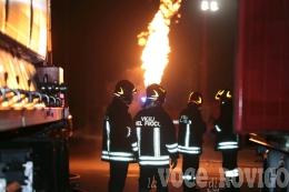 Manomettono le cisterne di gas e fuggono: poteva saltare in aria tutto