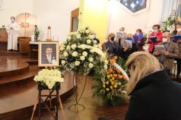 Musica, lacrime, volontari: "Addio Enrico, grazie per essere stato qui"
