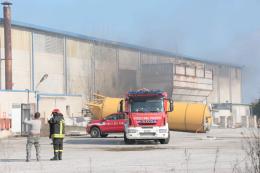 Incendio all'ex Ilcea, mobilitati i soccorsi