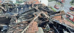Fabbrica devastata dalla furia del rogo