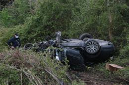 Tragedia: esce fuori strada e muore sul colpo
