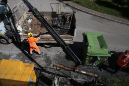 Il piromane colpisce ancora in via Campo
