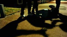 Medico aggredito, rincorso e picchiato da due pazienti