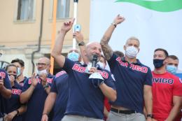 L'abbraccio della città ai Bersaglieri per lo scudetto