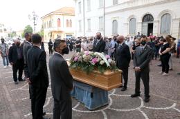 Un commovente, affettuoso addio a Valentina, giovane donna speciale