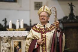 L'amato Adriano dice addio alla sua diocesi