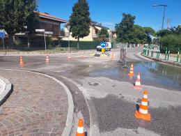 Si rompe un tubo dell'acqua: centro paese a secco