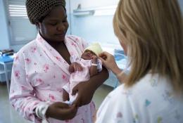 Settimana mondiale dell'allattamento: "E' urgente proteggerlo"